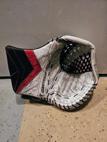 2024 True Catalyst PX3 Regular Pro Stock Glove (Used)