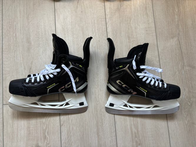 CCM Tacks XF 90 Hockey Skates Regular Width 7 (New)