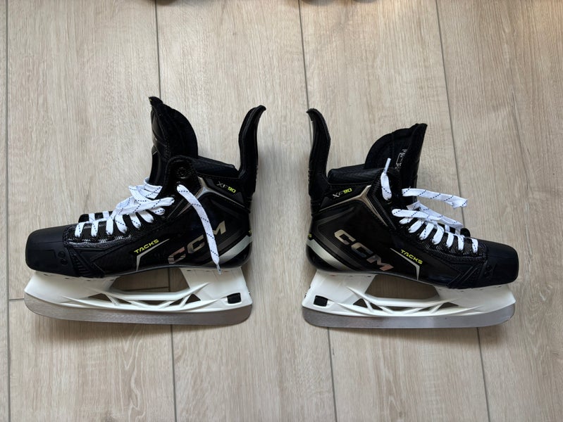 CCM Tacks XF 90 Hockey Skates Regular Width 7 (New)