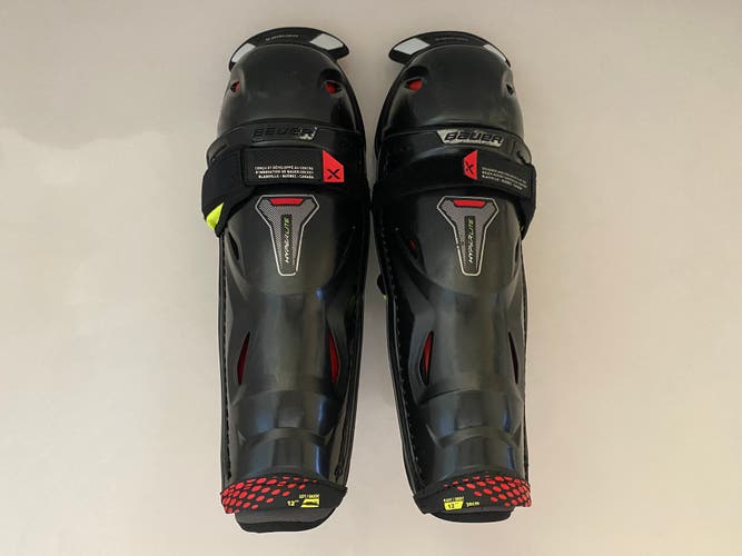Junior Bauer Vapor Hyperlite Hockey Shin Pads 12” guards
