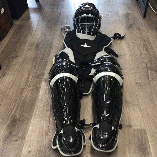 All Star Top Star Catcher's Set Age 12-16 15in Black Baseball Gear(Gently Used)