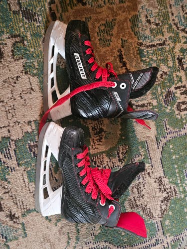 Bauer N5 Hockey Skates Size 1 (Used)