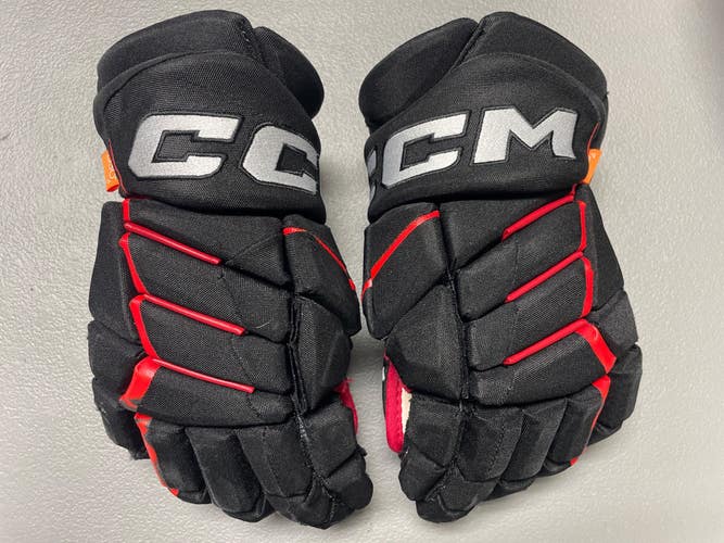 Black Senior CCM JetSpeed FT1 Gloves 14" Pro Stock BlackHawks (Used)