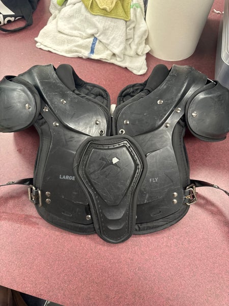 Large Youth Xenith Fly Shoulder Pads (Used)