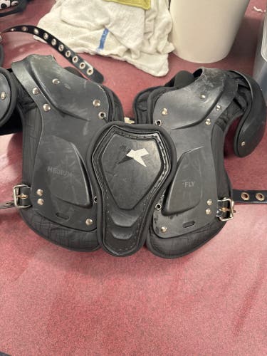 Medium Youth Xenith Fly Shoulder Pads (Used)