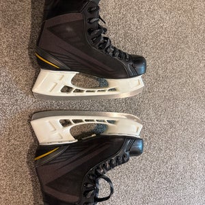 2012 Bauer Supreme 140 Hockey Skates Regular Width   7 (New)
