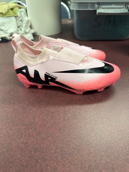 Nike youth soccer cleat Mercurial Zoom Vapor 3.5Y