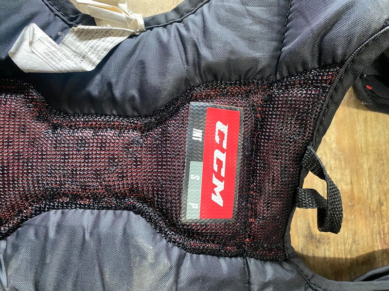Small  CCM Extreme Flex Shield E2.9 Goalie Chest Protector (Used)