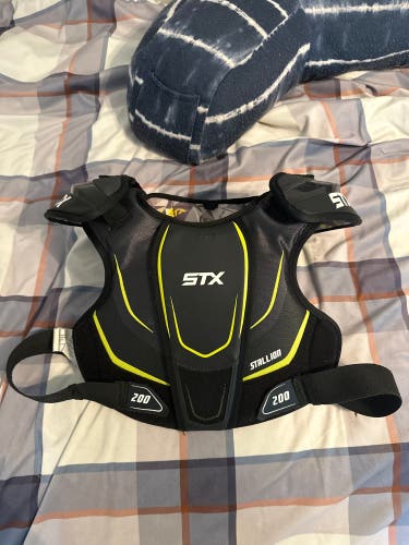 Adult Large STX Stallion 200 Shoulder Pads (Used)
