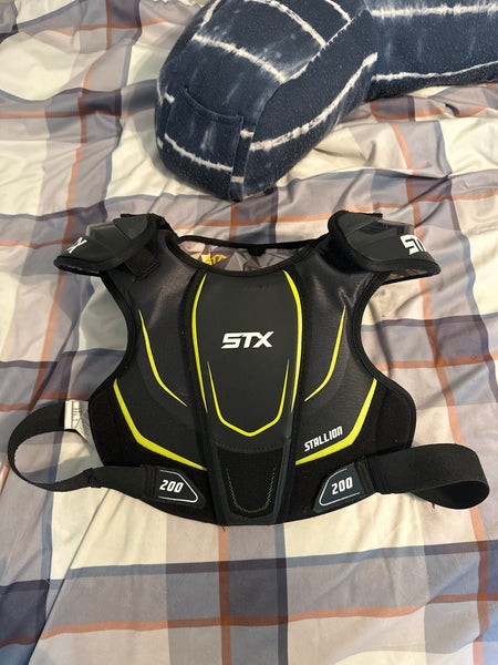 Adult Large STX Stallion 200 Shoulder Pads (Used)