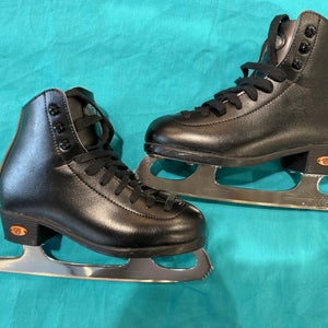 Black Riedell Figure Skates Junior 2 (Used)