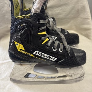 Junior Size 1.5 D Bauer Supreme M4 Ice Hockey Skates