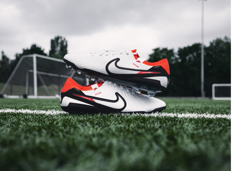 White/Orange/Black Unisex 5.5Y (Big Kids / Youth) Nike Tiempo Legend 10 Elite Turf Cleats (New)