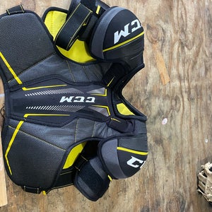 Junior Large CCM Tacks Shoulder Pads (Used)