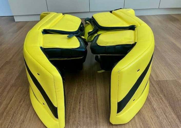 Hockey goalkeeper uniform(Used)