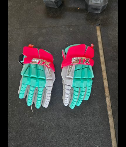 STX Surgeon RZR2 Lacrosse Gloves Large (Used)