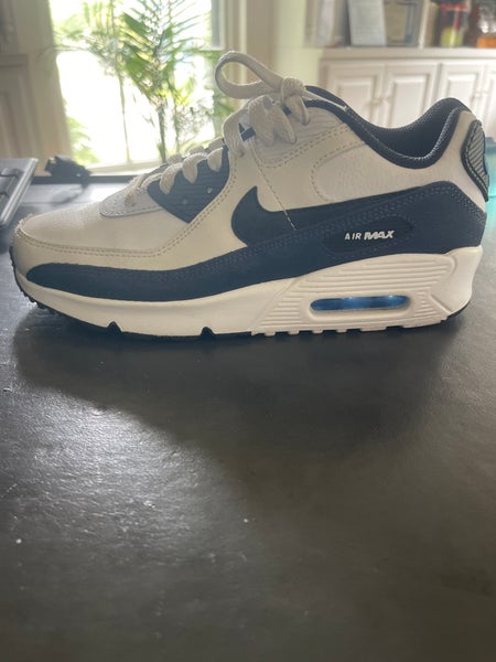 White Men's Youth 6Y (Big Kids / Youth) Nike Air Zoom Maxfly Shoes (Used)