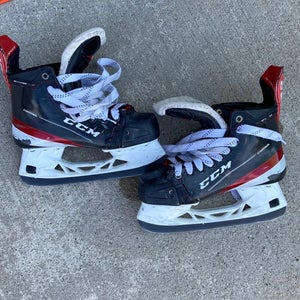 CCM JetSpeed Control Hockey Skates Regular Width | Intermediate Size 5.5