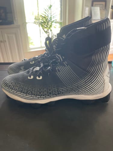 Unisex Size M 9.5 (W 10.5) Under Armour High Top Molded Cleats (Used)