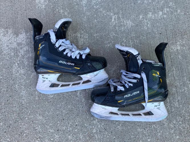 Bauer Supreme M5 Pro Hockey Skates Fit 2 | Intermediate Size: 5.5