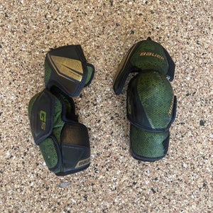 Medium Intermediate Bauer Supreme Elbow Pads (Used)