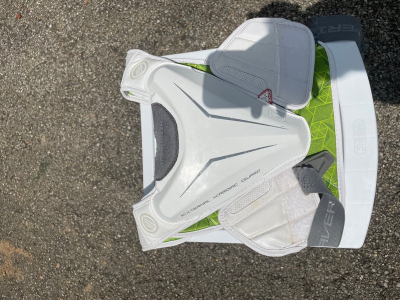 Adult Medium Maverik M5 Shoulder Pads (Used)