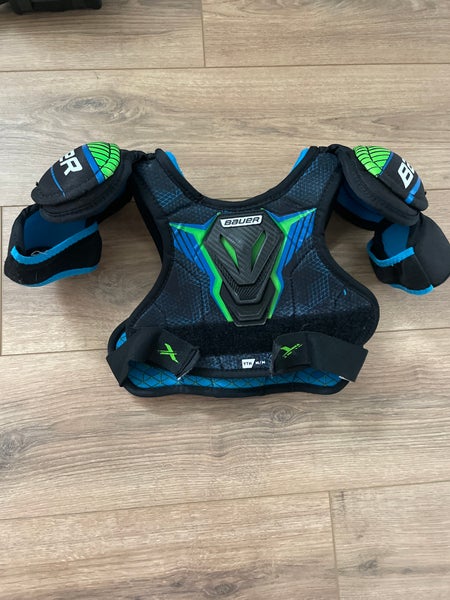 Youth Medium Bauer Shoulder Pads (Used)