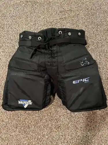 Medium Vaughn Epic 8000 Goalie Pants (Used)