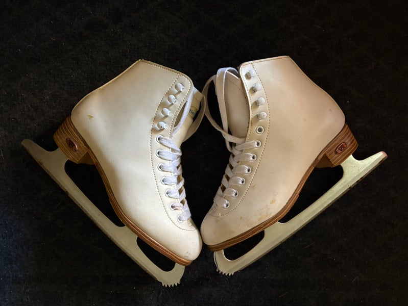 Riedell Figure Skates Junior Size 3 (Used)