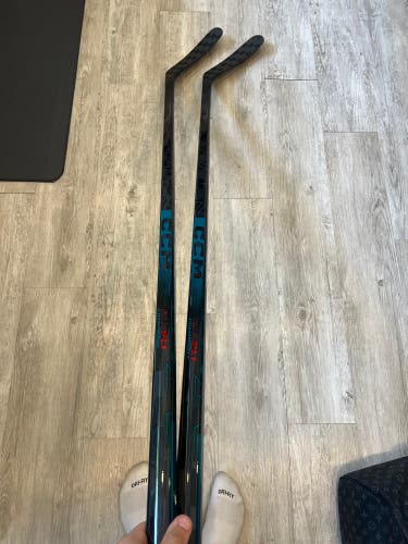 2 Pack New Senior CCM Vizion 75 Flex Right Handed Hockey Stick P29+1/4 Pro Stock (New)