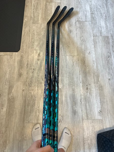 3 Pack Senior Bauer Twitch 70 Flex Right Handed Hockey Stick P92 (New)