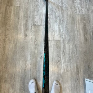 Brand New Intermediate Bauer Twitch 55 Flex Left Hand Hockey Stick P28 (New)