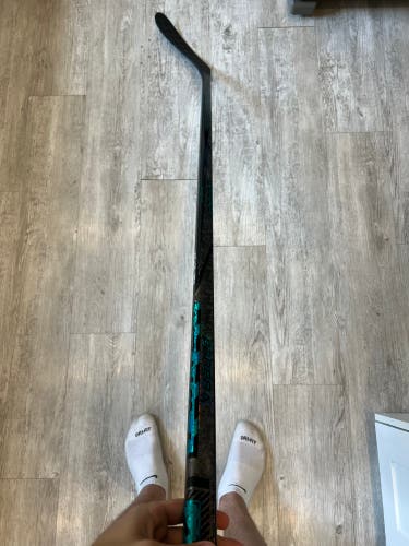 Brand New Intermediate Bauer Twitch 55 Flex Left Hand Hockey Stick P28 (New)