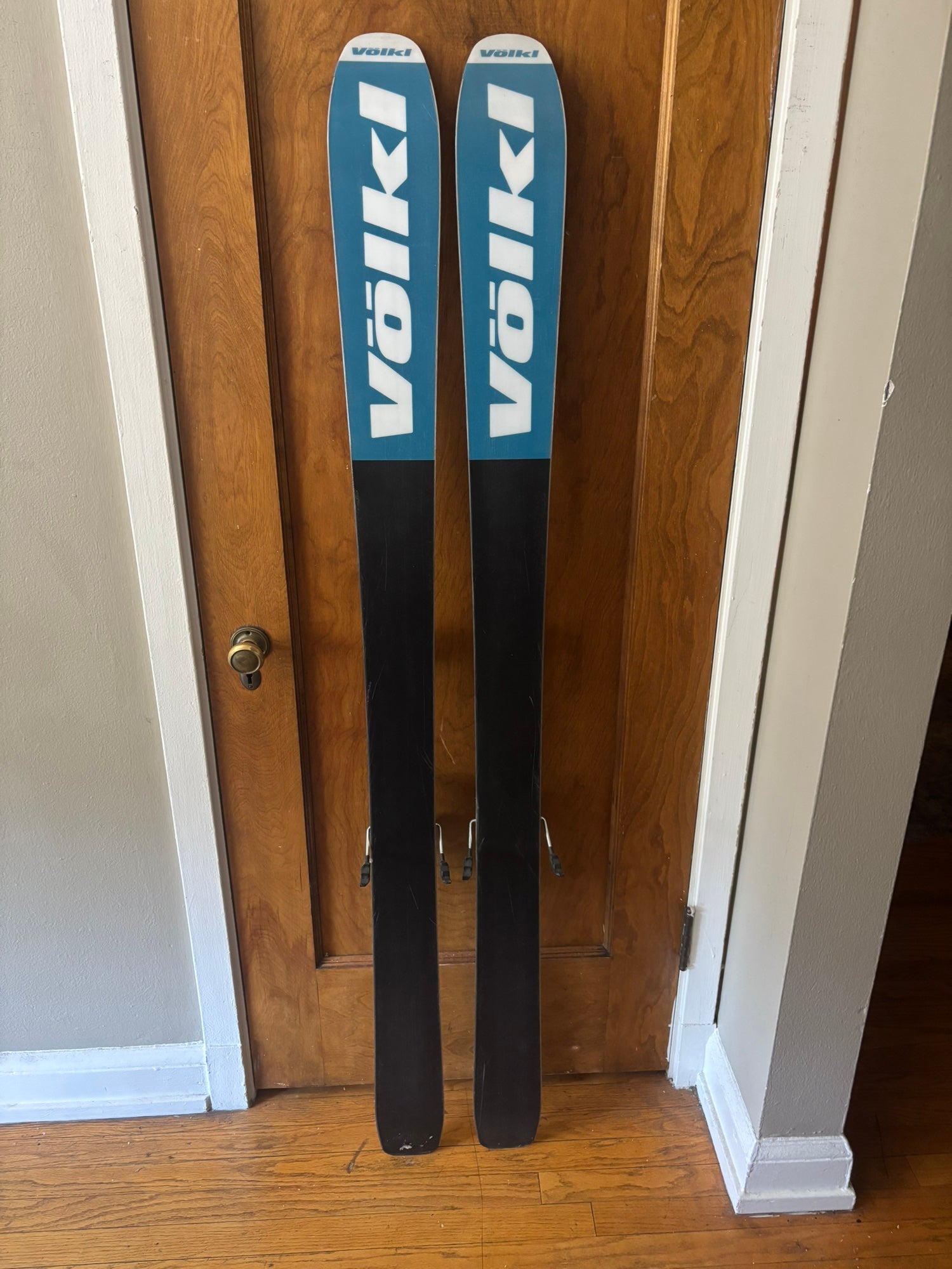 NEW Volkl Mantra M5 Skis 177CM with Marker Griffon | SidelineSwap