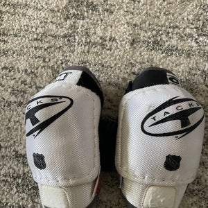 CCM Tacks Youth Medium Elbow Pads