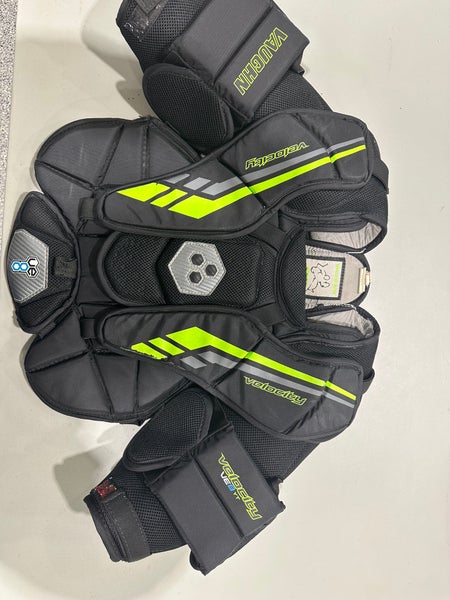 Small / Medium  Vaughn Velocity VE8 Youth Goalie Chest Protector (Used)