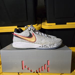 Men's Size M 11.0 (W 12.0) Nike Lebron 20 Shoes (Used)