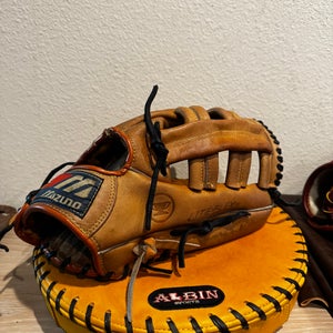 Mizuno & meteor gloves