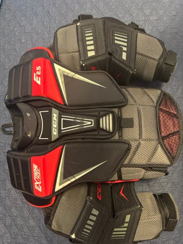 Large/Extra Large  CCM Extreme Flex E2.5 Goalie Chest Protector (Used)