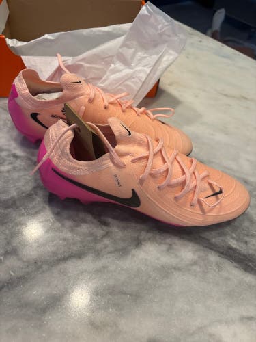 Pink Unisex Size M 9.0 (W 10.0) Nike Phantom GX Molded Cleats Cleats (New)