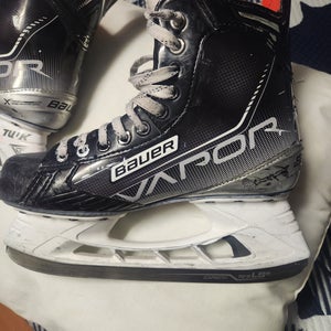 Bauer Vapor X3.7 Hockey Skates Regular Width 7.5 (Used)