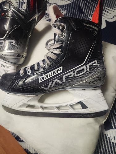 Bauer Vapor X3.7 Hockey Skates Regular Width 7.5 (Used)