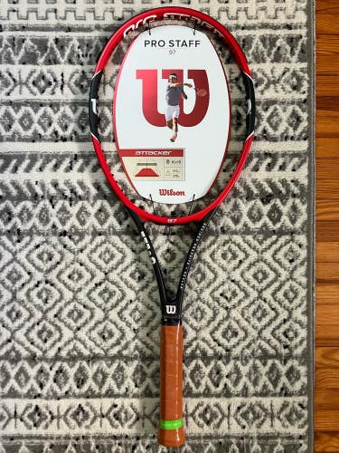 NEW Wilson Pro Staff 97 v10 (315g) - 4 3/8 - New Old Stock