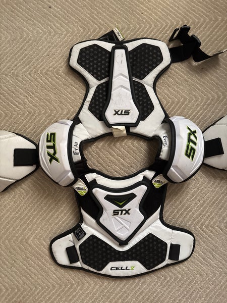 Medium Youth STX Shoulder Pads (Used)