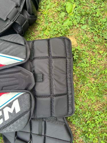 Medium  CCM Eflex 6.9 Goalie Chest Protector (Used)