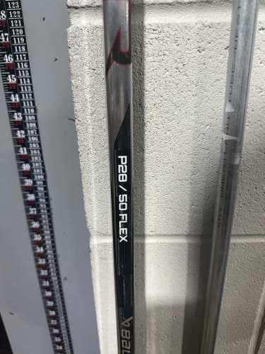 Junior Bauer Hyperlite 2 Left Hand Hockey Stick P28 (Used)- DEMO STICKS