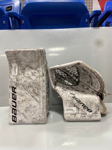 Used Bauer Supreme M5 Pro Regular Glove/Blocker