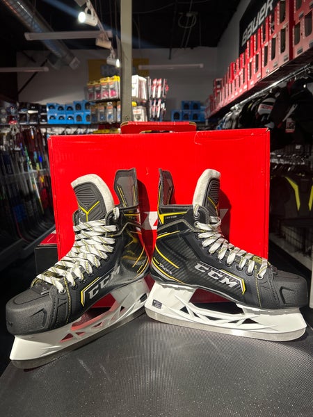 CCM Tacks Vector (SMU) Hockey Skates Regular Width Size 1 (New)