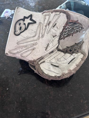 Net zero goalie glove