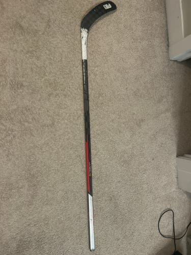 Intermediate Bauer Vapor Hyperlite Left Hand Hockey Stick P92 (Used)